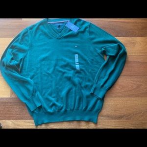 Tommy Hilfiger V-neck sweater NWT